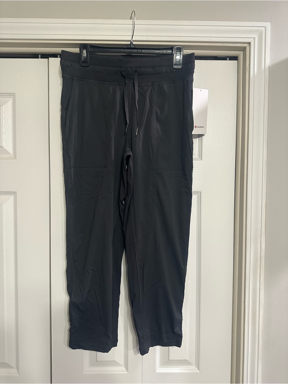 NEW lululemon athletic charcoal gray Drawcord dance studio MR crop
